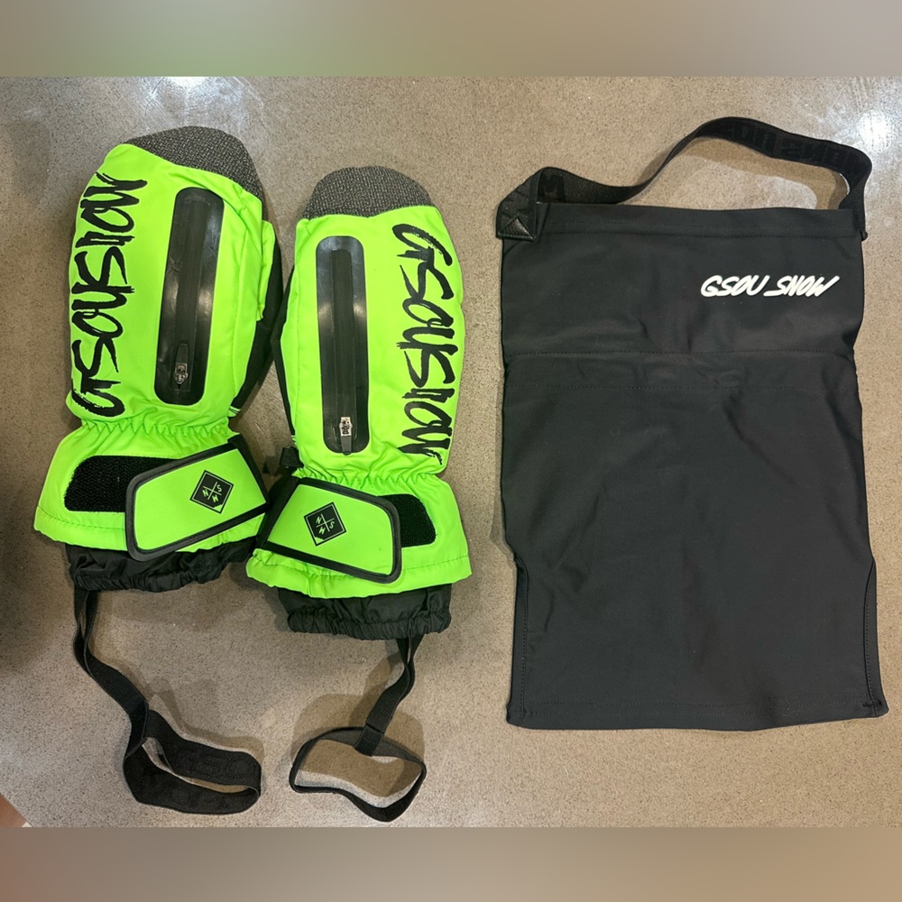 Snowboard/Ski mittens Size S & face mask
